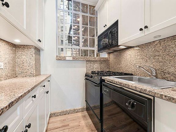 4th image of 11 W 81st St #2B