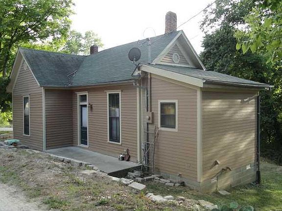3rd image of 8110 W Elm St
