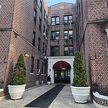 1st image of 590 Parkside Ave APT 3AW