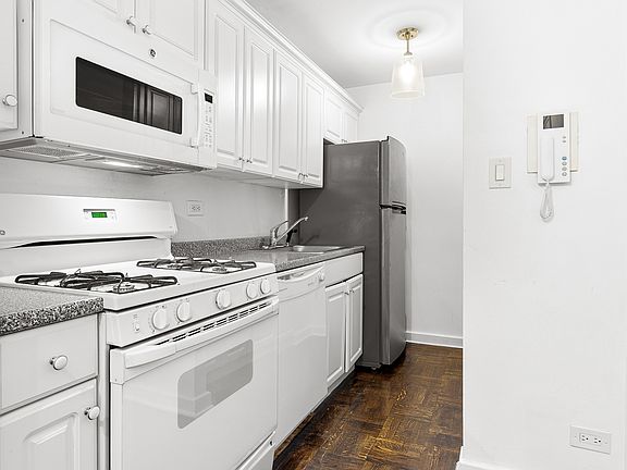 3rd image of 305 W 18th St #1/C