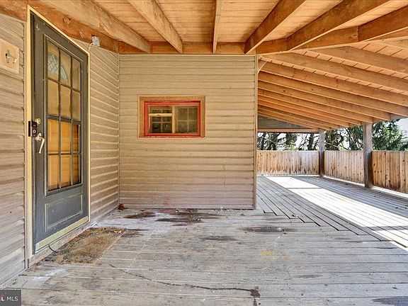 5th image of 142 Grandview Rd