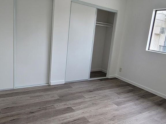 4th image of 20421 Saticoy St #27