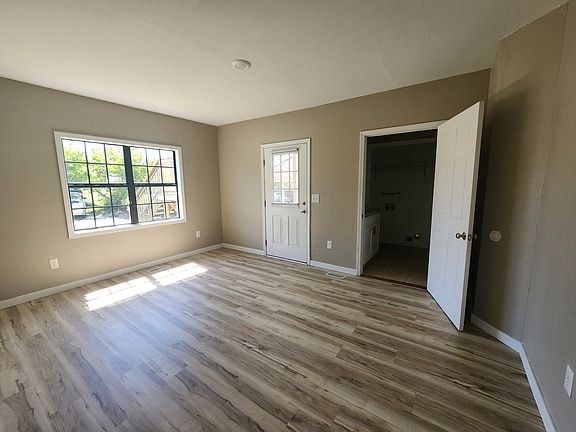 3rd image of 1319 Autumn Ave APT C