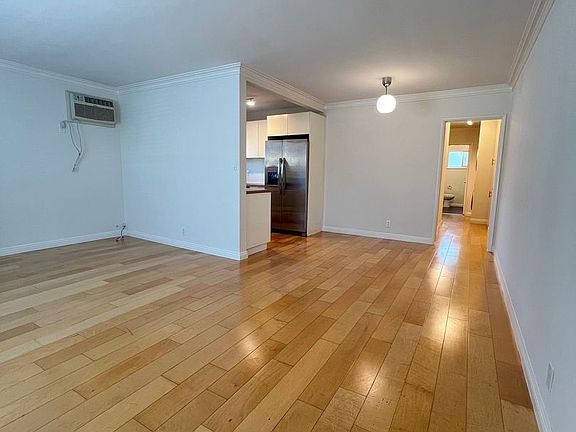 3rd image of 7452 Romaine St APT 4