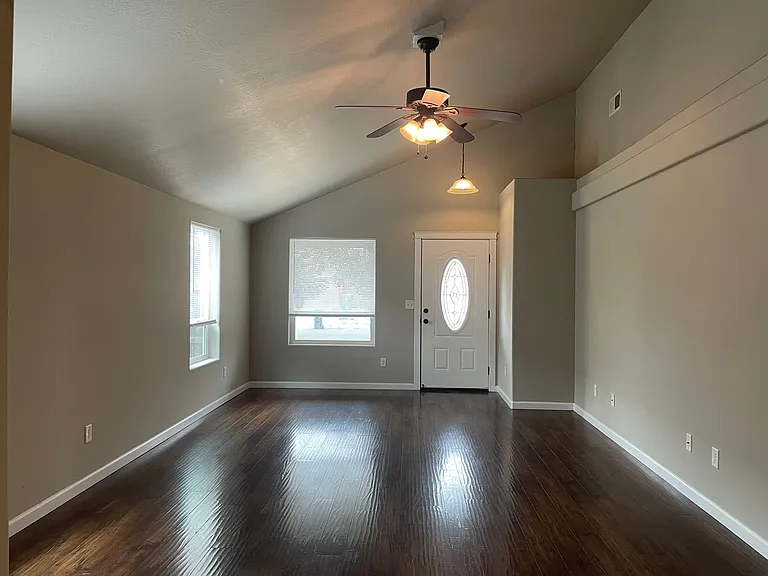 1100 Katie Mae Dr — Photo 4