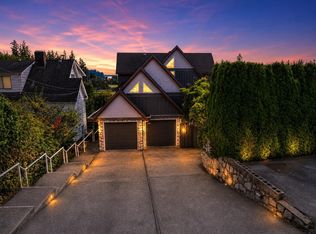 1128 Esplanade Ave, West Vancouver, BC V7T2Y6