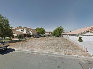 18215 Lakeview Dr, Victorville, CA 92395
