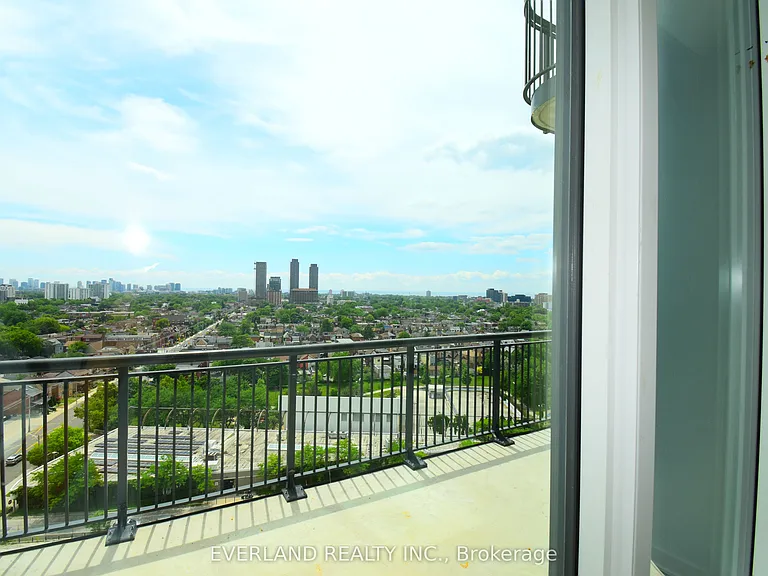 1185 Dupont St #1105 — Photo 34