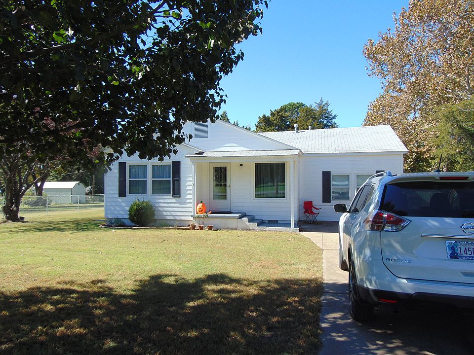 Front view
Paved driveway.