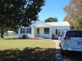 1011 N 5th St, Henryetta, OK 74437