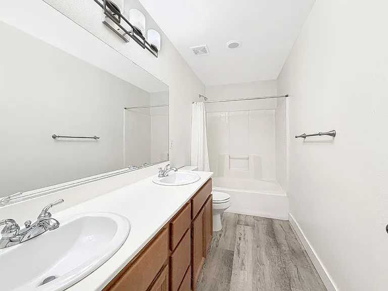 27044 Victoria Ln #103 — Photo 12