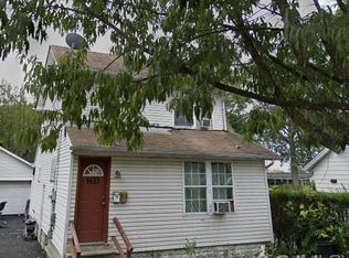 1433 Roosevelt Ave, Carteret, NJ 07008