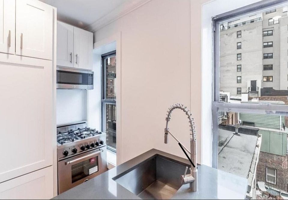 2nd image of 335 E 65th St APT 22
