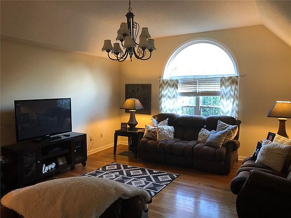 5th image of 112 Leland Hgts Dr