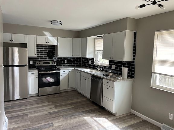 3rd image of 1228 Saint Cecelia Dr