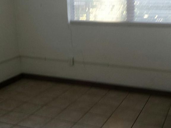 2nd image of 1110 Carson Ave