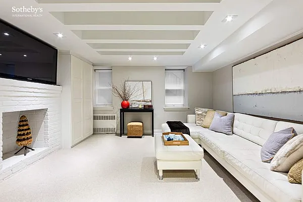 Sold by Sotheby's International Realty | media 4