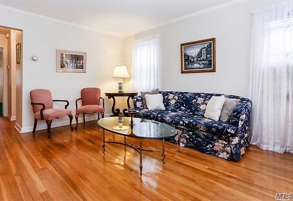 3rd image of 313 Belmont Ave