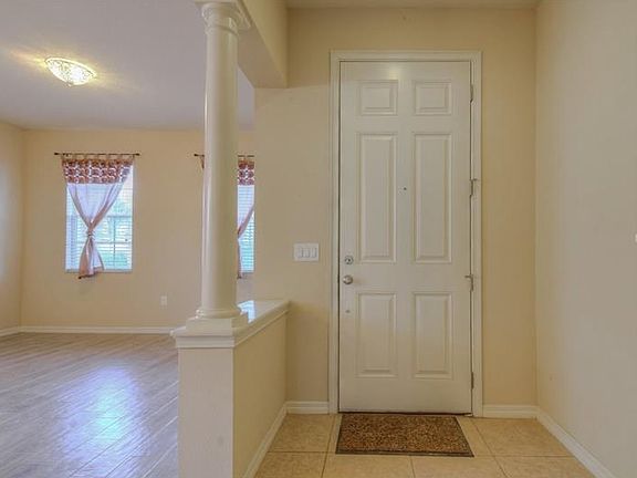 3rd image of 2524 Ladoga Dr