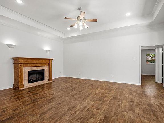 5th image of 200 Bluebonnet Ln