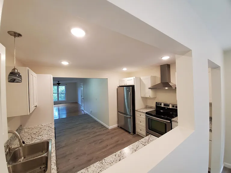 72 Juniper Rdg #A — Photo 6