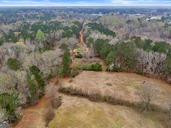 4th image of 140 Gibson Rd