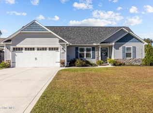 800 Cross Wind Ct, Sneads Ferry, NC 28460