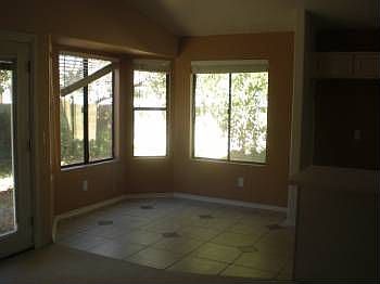 2nd image of 407 E Avenida Sierra Madre