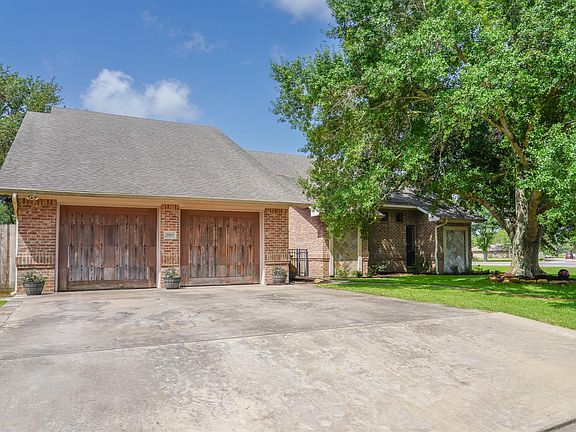 2nd image of 2915 Willow Creek Dr