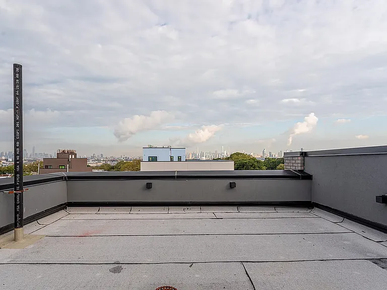 1896 De Kalb Ave #2A — Photo 11