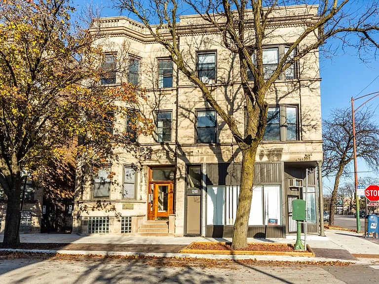 1204 Lexington — Photo 1