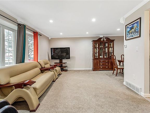 2nd image of 8057 Trina Cir