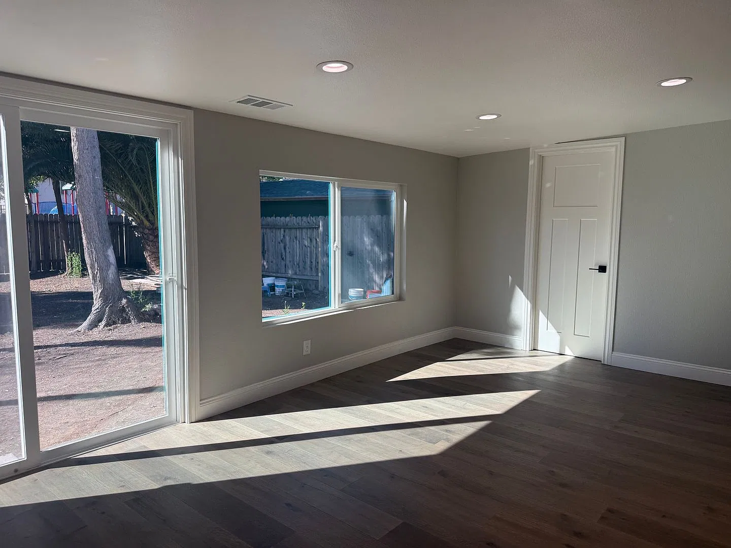 419 Bell Ave, Fairfield CA 94533 Beautifully Remodeled 4 Bedroom, 2 Bathroom Home for Rent! — Photo 3