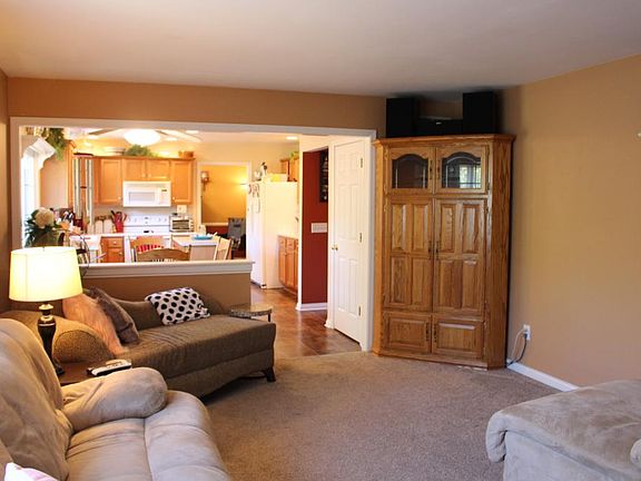 5th image of 20934 Alpine Dr
