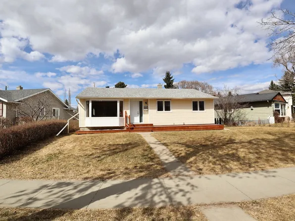 8204 93rd Ave NW, Edmonton, AB T6C 1T4