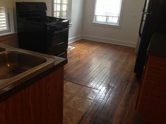 3rd image of 1832 N Bissell St
