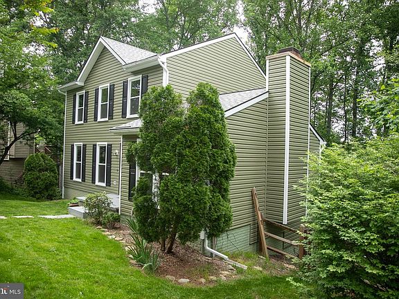 5th image of 10920 Oakcrest Cir