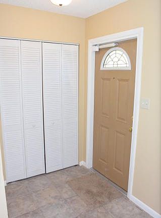 3rd image of 405 Blue Jay Ln