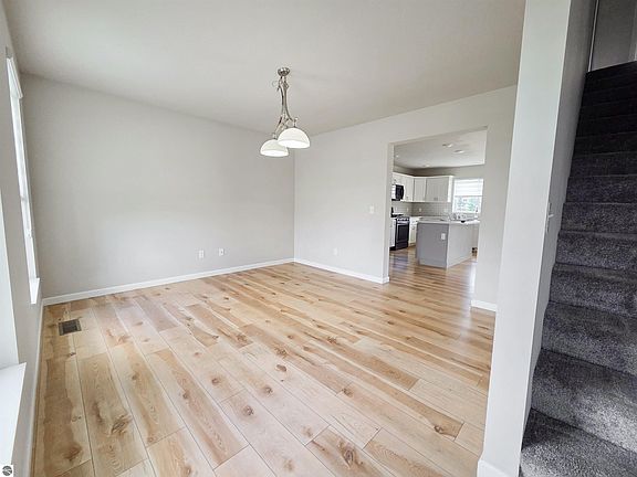 5th image of 2275 Sandstone Dr