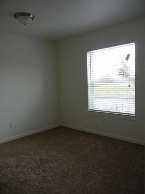 5th image of 1307 SE 9th Dr APT 108