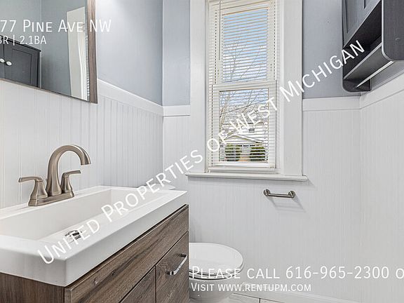 3rd image of 977 Pine Ave NW