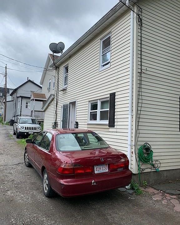 2nd image of 18 Gormans Ct