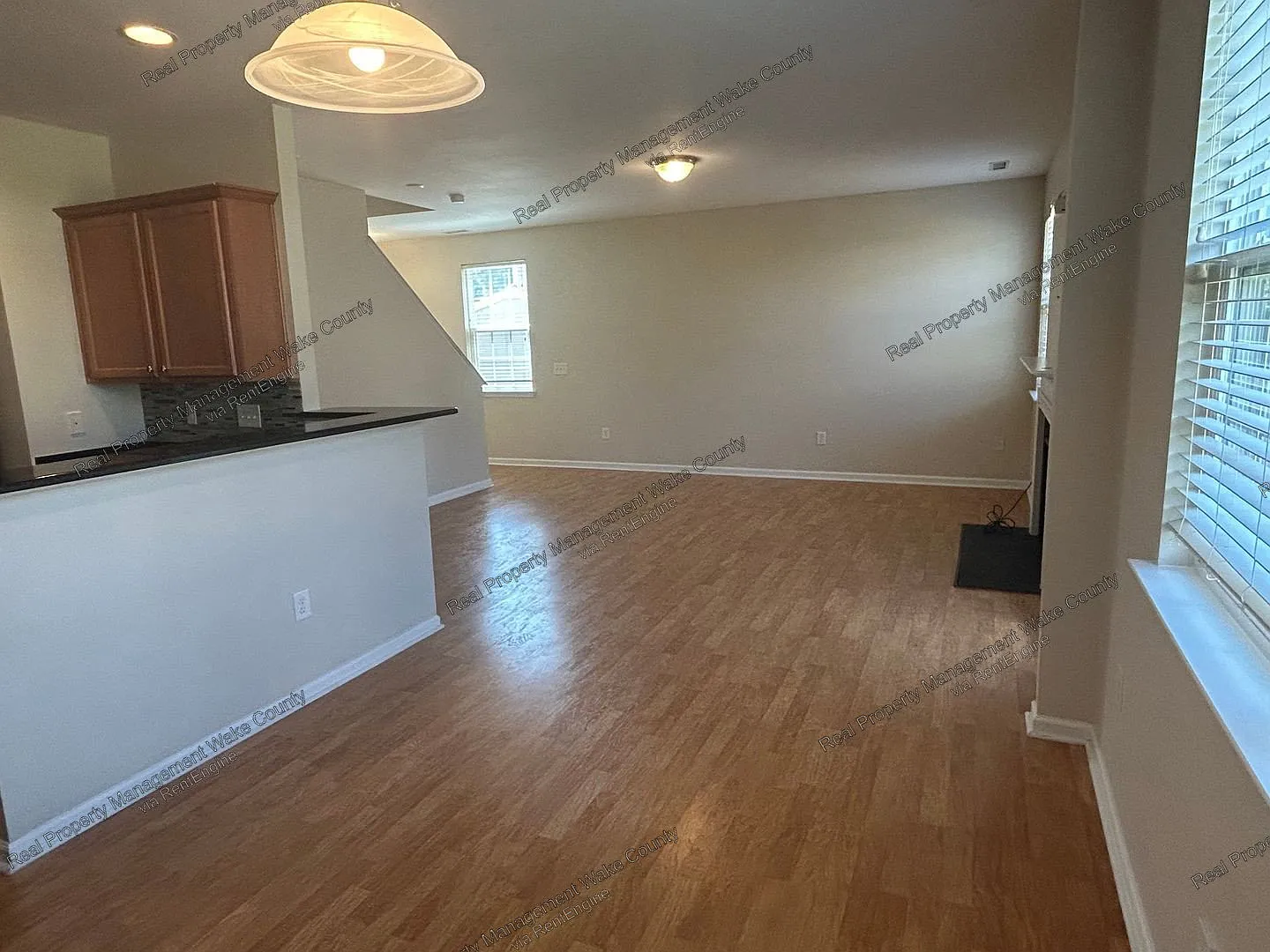 3 bed, 2.5 bath, 1668 sqft, $2,100 — Photo 4