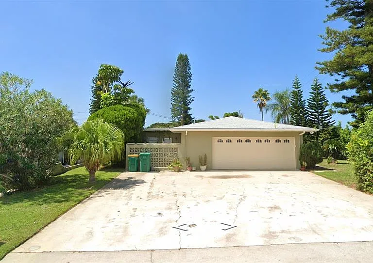 120 Causeway Blvd — Photo 5