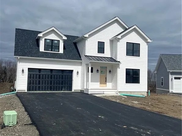 361 Freedom Trail Dr, Portsmouth, RI 02871