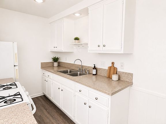 2nd image of 4867 Santa Cruz Ave #22