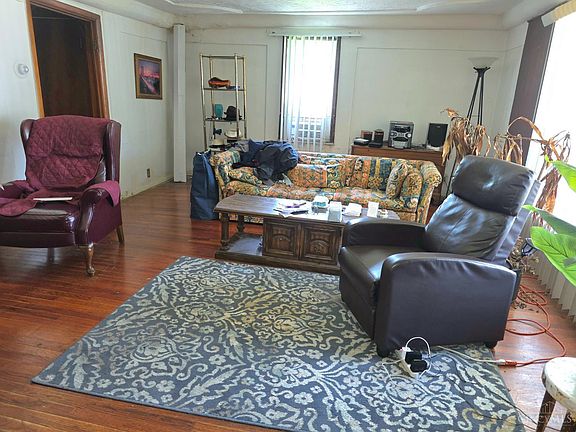 2nd image of 1001 Byrd Ave