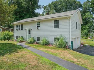 31 Rio Vista St, Billerica, MA 01821