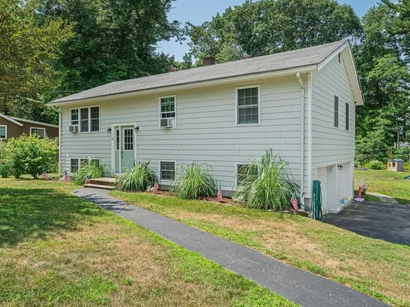 31 Rio Vista St, Billerica, MA 01821