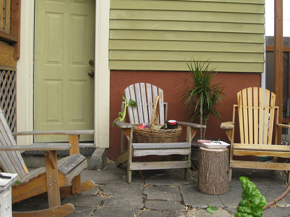 backyard, basement outside entrance